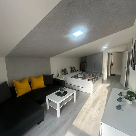 Penzion-hutira Relax Club בית הארחה