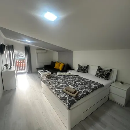 בית הארחה Penzion-hutira Relax Club