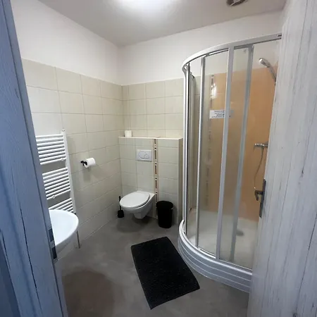 בית הארחה Penzion-hutira Relax Club