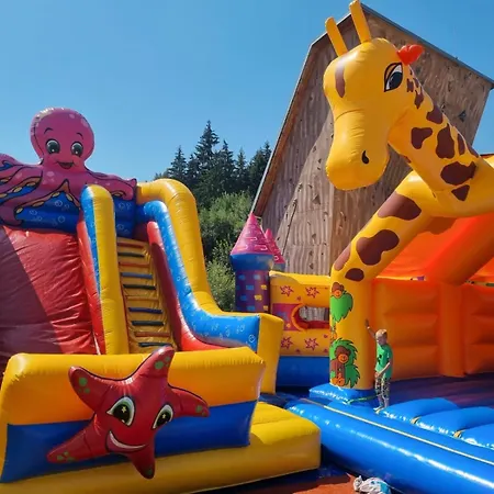 בית הארחה Penzion-hutira Relax Club