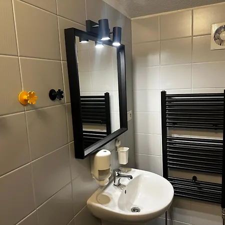 Penzion-hutira Relax Club בית הארחה