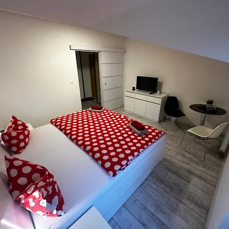 בית הארחה Penzion-hutira Relax Club